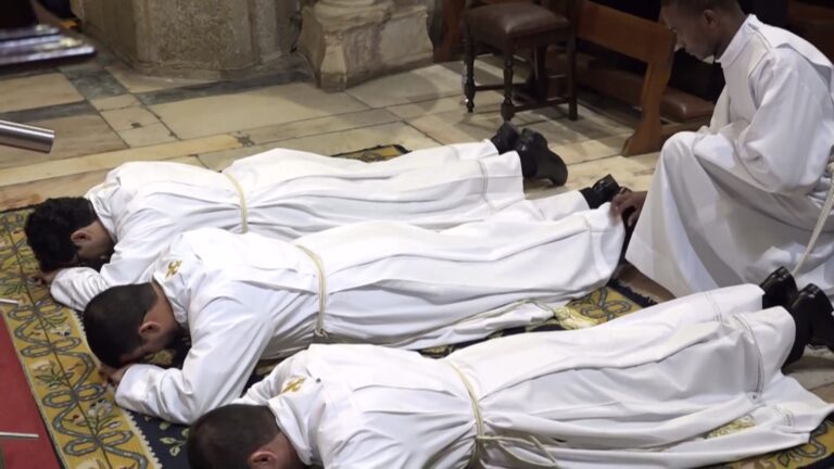 Acompanhe a expectativa pela ordenação de 3 novos padres para a Igreja
