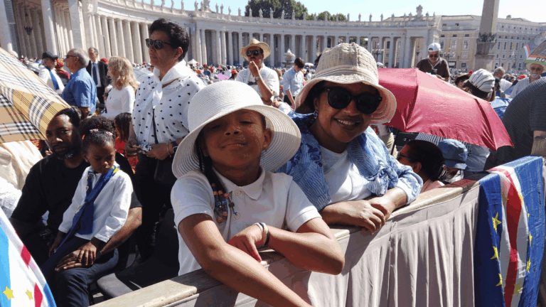 Vaticano publica documento para encontro sobre as famílias em outubro