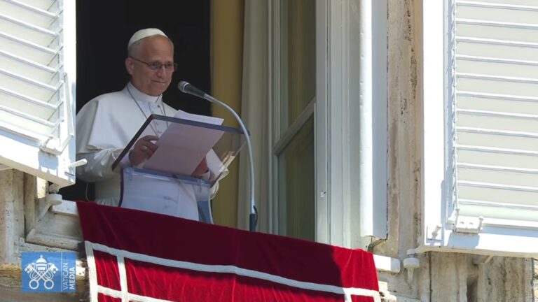 Durante o Angelus, Papa reza pelas vítimas do terremoto na Venezuela