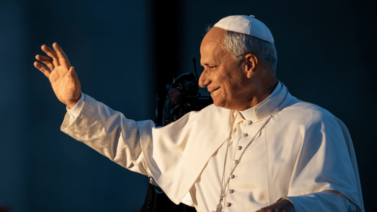 Papa vai almoçar com 200 pessoas carentes da diocese de Roma