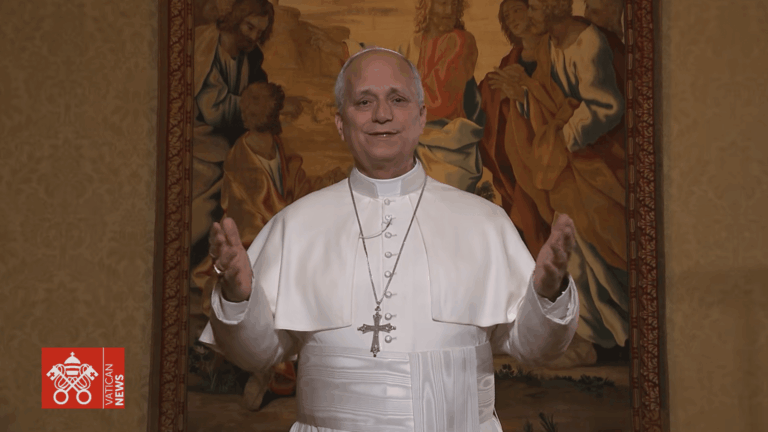 “vocês devem ser a luz de Cristo em meio a escuridão”