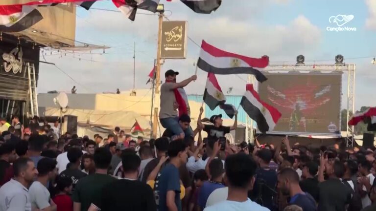 Torcedores na Faixa de Gaza sofrem no jogo Egito e Argentina