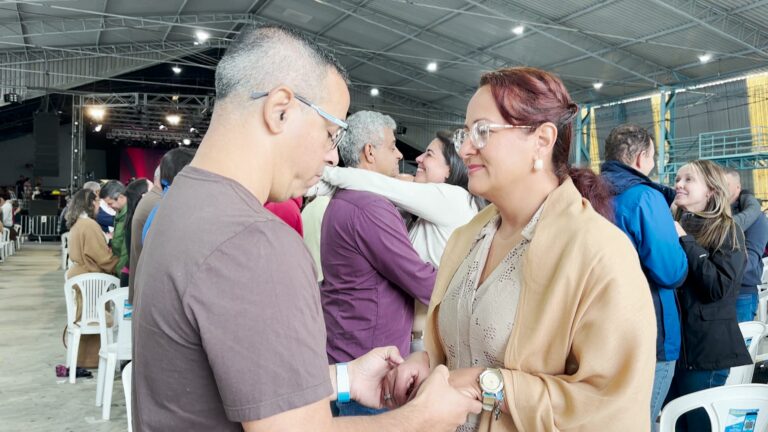 Acompanhe o 1° dia do Acampamento para Casais em Cachoeira Paulista