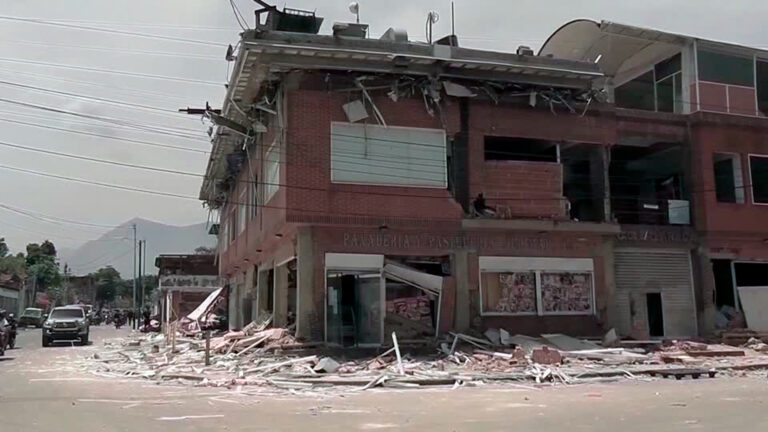 Irmãs reabrem portas para o aprendizado após o terremoto na Venezuela