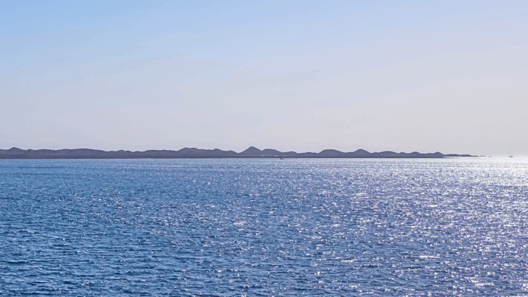 Vista do mar próximo às Ilhas Canárias.