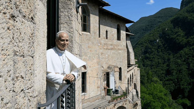 Papa visita os mosteiros de São Bento e Santa Escolástica