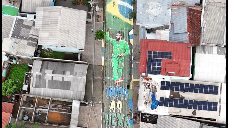 Pinturas gigantes inspiram torcida gaúcha na caminhada rumo ao Hexa