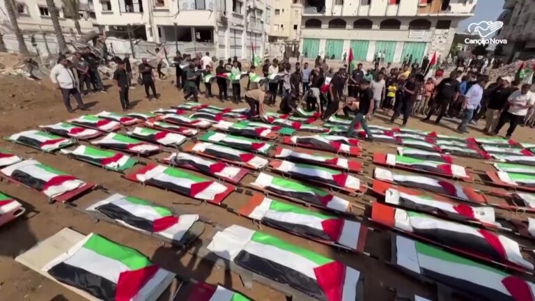 Funeral coletivo na Palestina é um novo capítulo da guerra em Gaza
