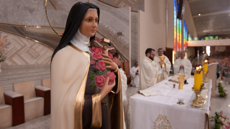Canção Nova celebra Memória Litúrgica de Santa Teresinha