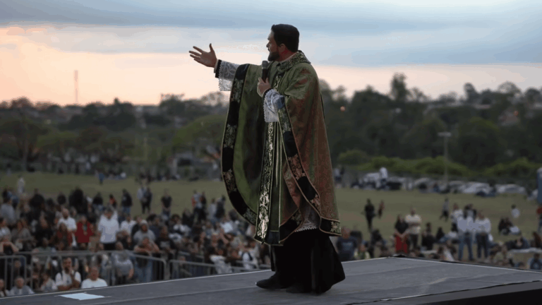 “Deus toca as feridas para salvar, não humilhar”