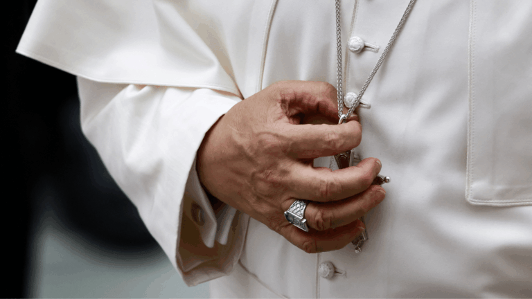 Redução das vocações impele a renovar vida e compromisso, diz Papa