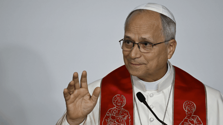 Papa frisa acolhimento e proximidade àqueles que chegam à Igreja