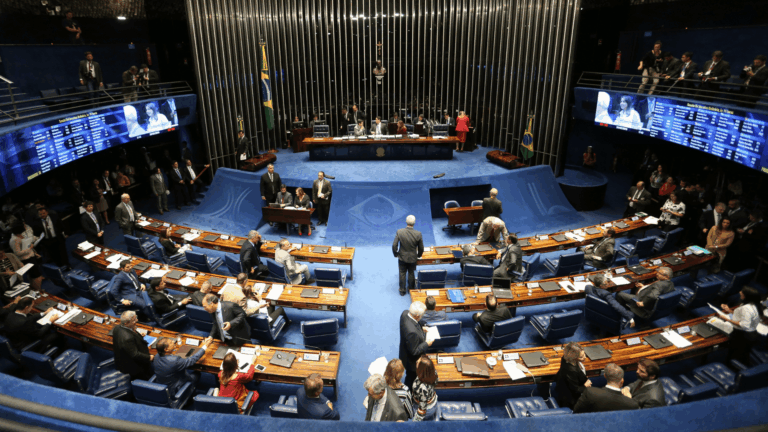 confira quais são os 54 senadores eleitos