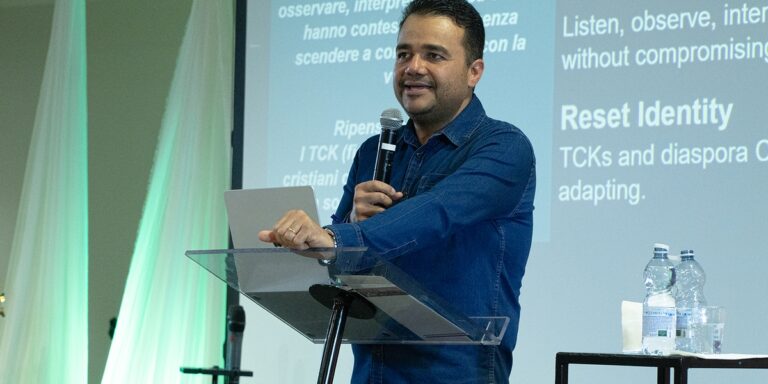 “Igreja que vive apenas para seus membros, vira um clube”, alerta missionário